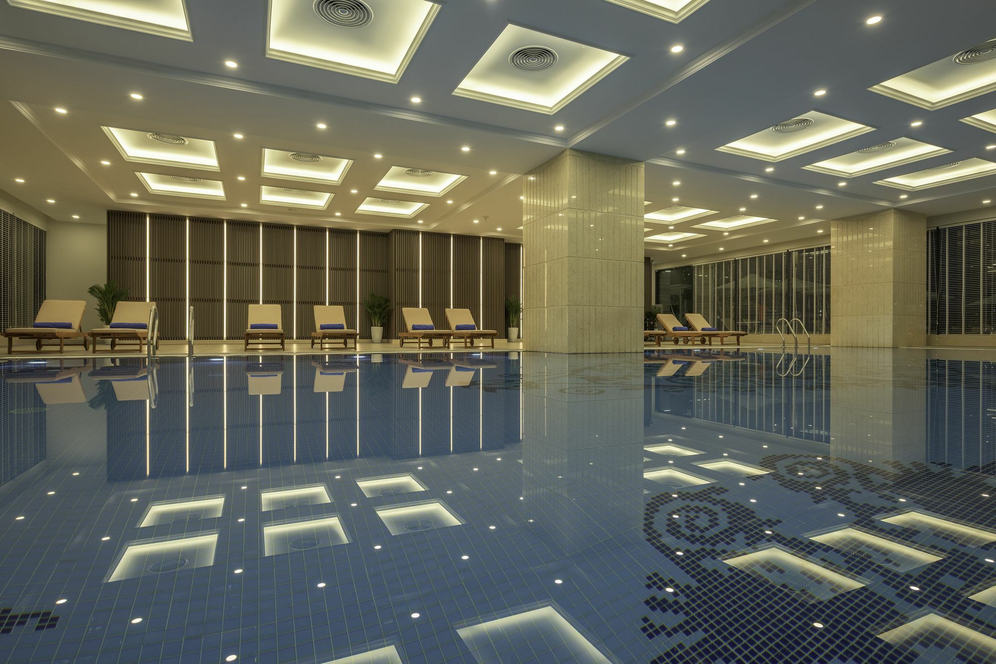 วินเพิร์ล คอนโดเทล ริเวอร์ฟรอนต์ ดานัง ภายนอก รูปภาพ The pool at the hotel